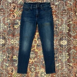 Lucky Brand Dark Blue Denim Jeans